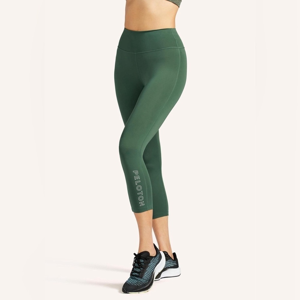Peloton Capri Leggings in Green - Large